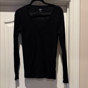 GAP Women's Classic Black Long Sleeve V-Neck Tee